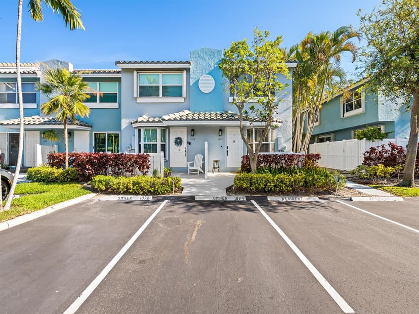 1074 Jeffery Street, Boca Raton FL 33487