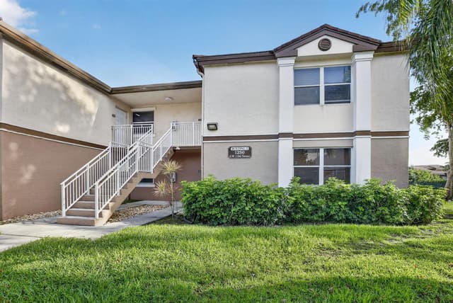 1250 SW 113th Terrace # 201, Pembroke Pines FL 33025 - Pembroke Pines, FL - Photo 2