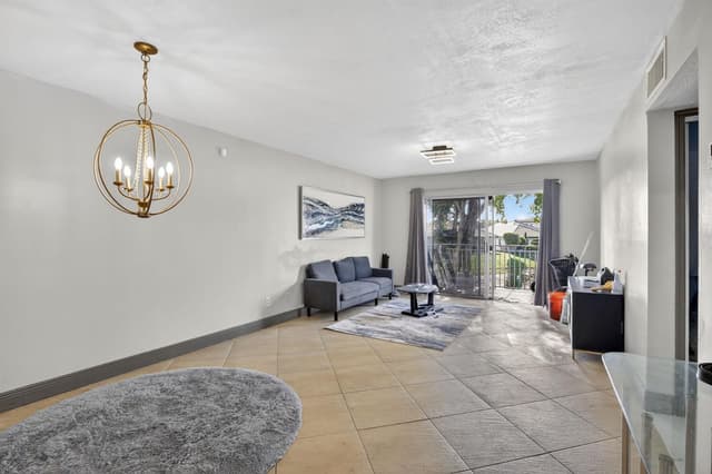 1250 SW 113th Terrace # 201, Pembroke Pines FL 33025 - Pembroke Pines, FL - Photo 6