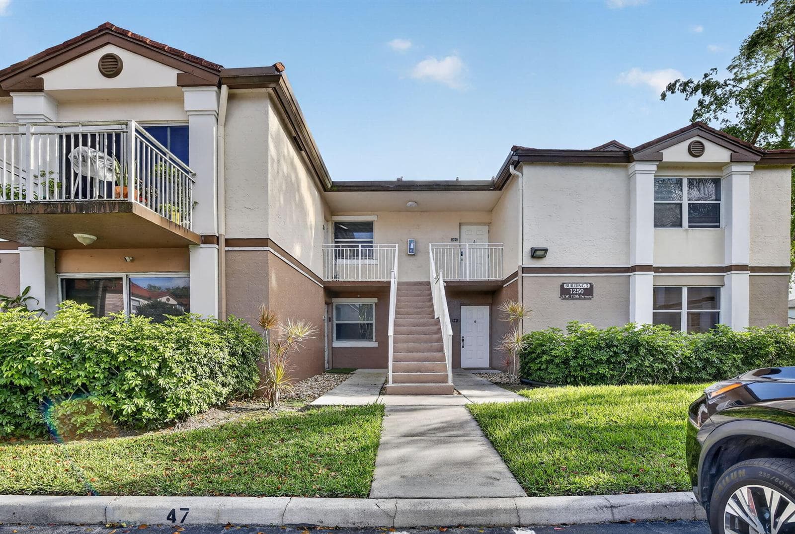 1250 SW 113th Terrace # 201, Pembroke Pines FL 33025 - Pembroke Pines, FL - Photo 1