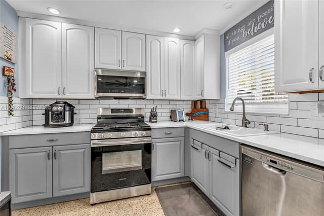 819 N 32nd Ave, Hollywood FL 33021 - Hollywood, FL - Photo 3