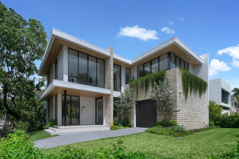 4095 Hardie Ave, Miami FL 33133