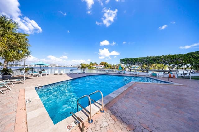 2841 NE 163rd St # 215, North Miami Beach FL 33160 - North Miami Beach, FL - Photo 4