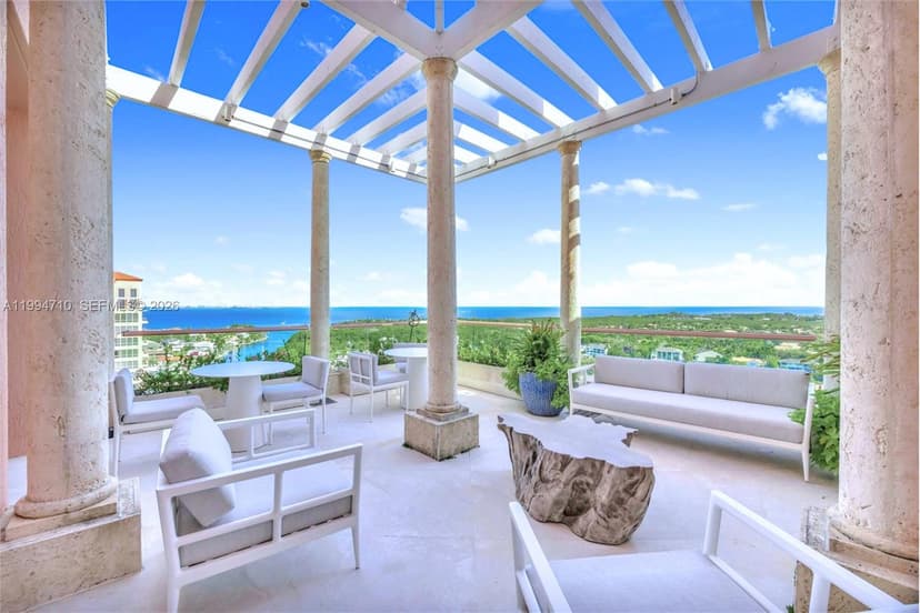 60 Edgewater Dr # A, Coral Gables FL 33133