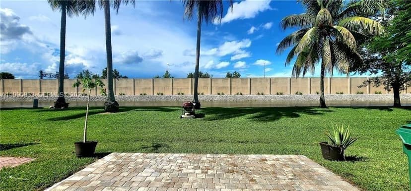 9905 NW 57th Mnr, Coral Springs FL 33076
