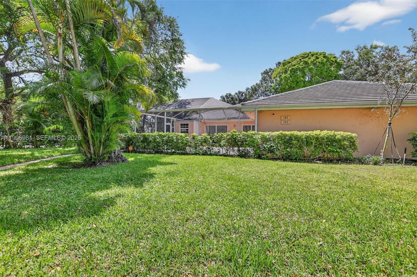 102 Sun Terrace Ct, Palm Beach Gardens FL 33403