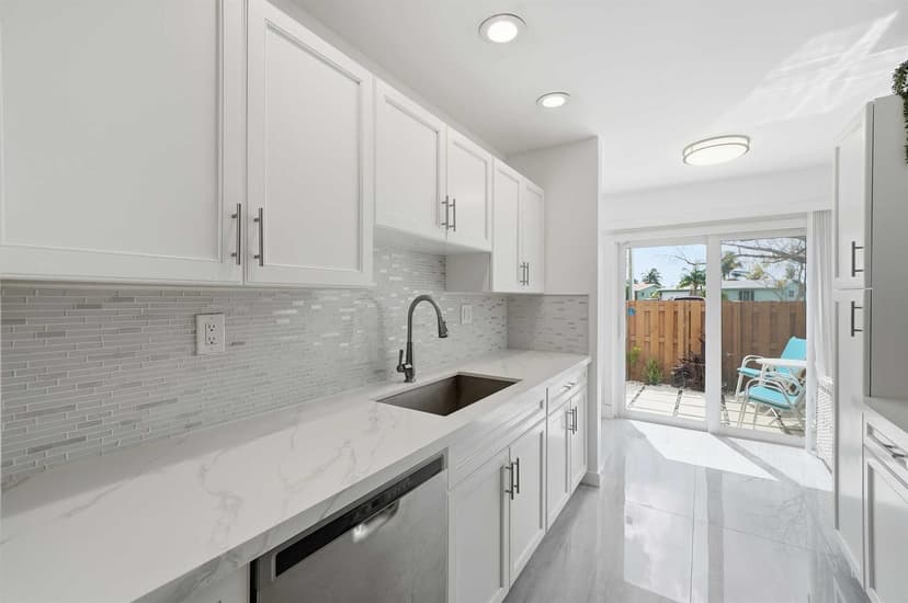 10875 NW 29th Manor # 8, Sunrise FL 33322
