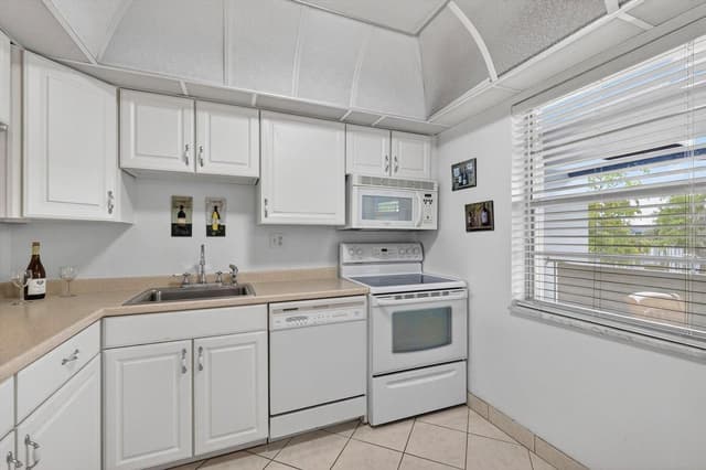 7787 Golf Circle Drive # k, Margate FL 33063 - Margate, FL - Photo 6