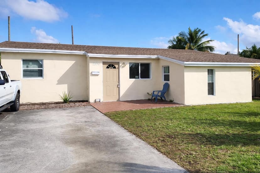 2330 NE 1st Avenue, Pompano Beach FL 33060