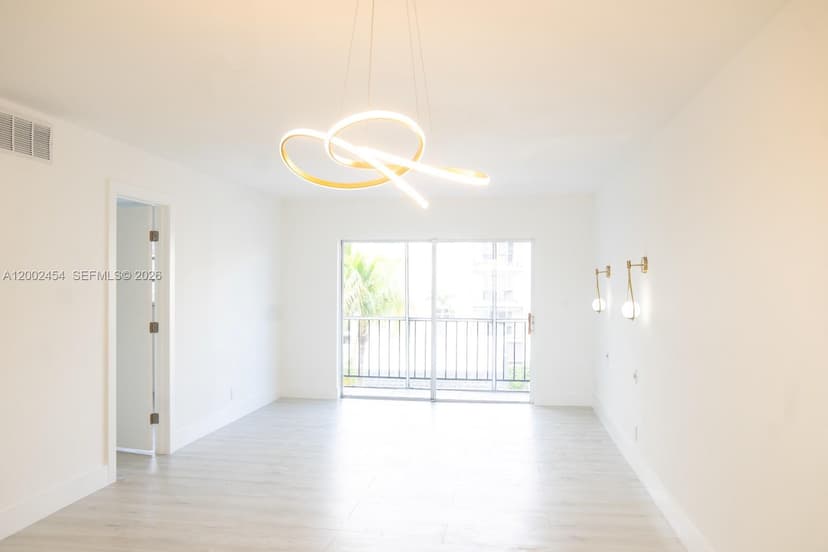 220 SW 9th Ave # 306, Hallandale Beach FL 33009