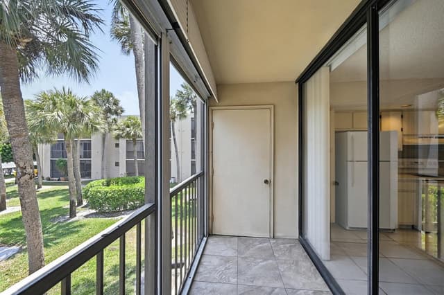 5370 Las Verdes Circle # 219, Delray Beach FL 33484 - Delray Beach, FL - Photo 2