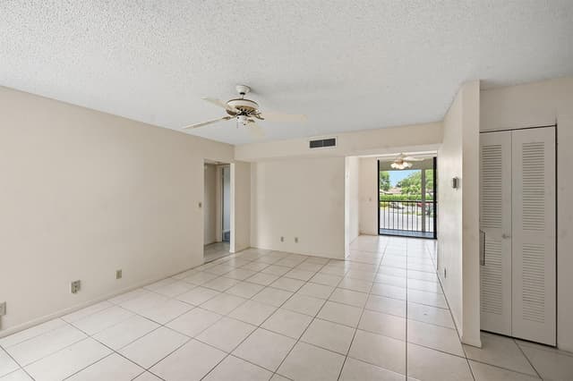 5370 Las Verdes Circle # 219, Delray Beach FL 33484 - Delray Beach, FL - Photo 7