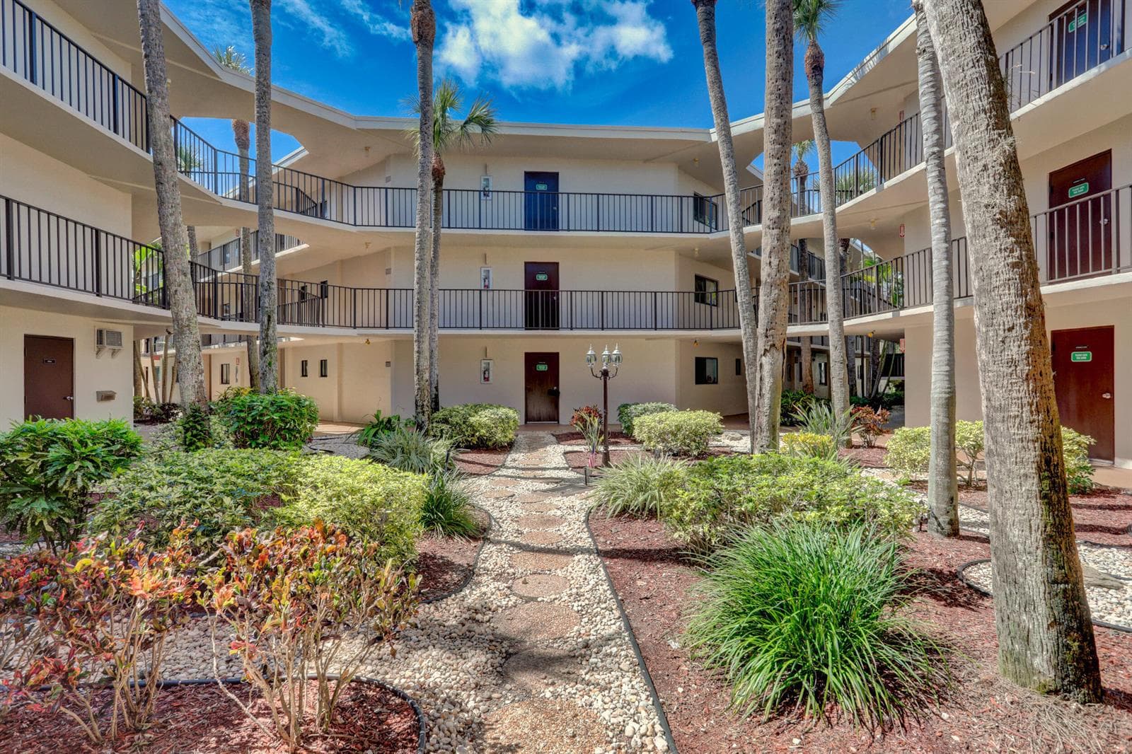 5370 Las Verdes Circle # 324, Delray Beach FL 33484 - Delray Beach, FL - Photo 1