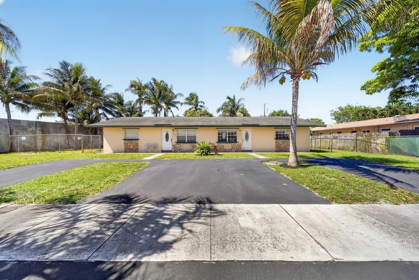 121 NW 56th Court # 2, Oakland Park FL 33309