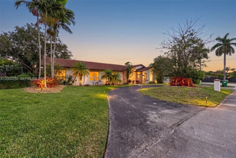 10124 SW 130th Ter, Miami FL 33176