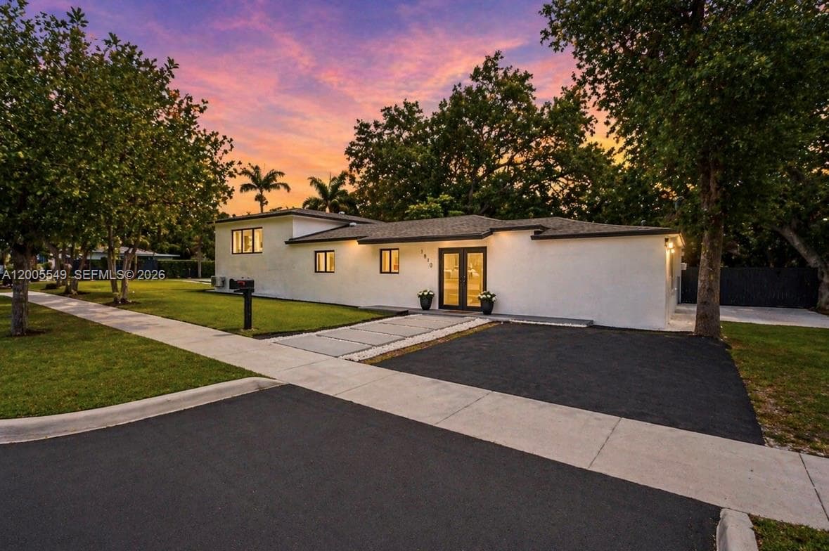 1810 NE 161st St, North Miami Beach FL 33162 - North Miami Beach, FL - Photo 1