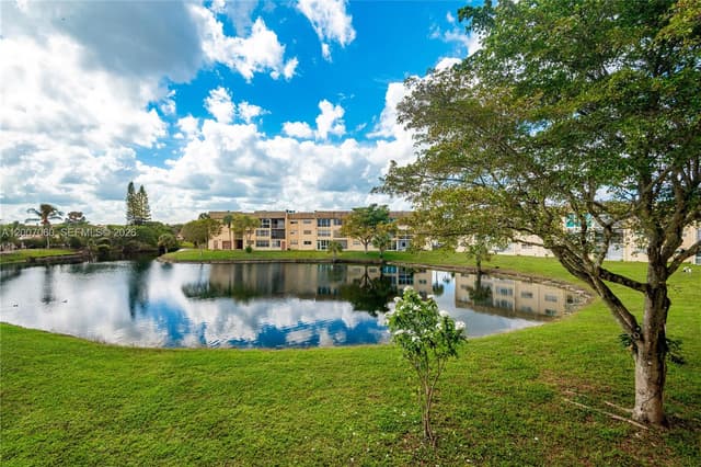 8345 Sunrise Lakes Blvd # 210, Sunrise FL 33322 - Sunrise, FL - Photo 3