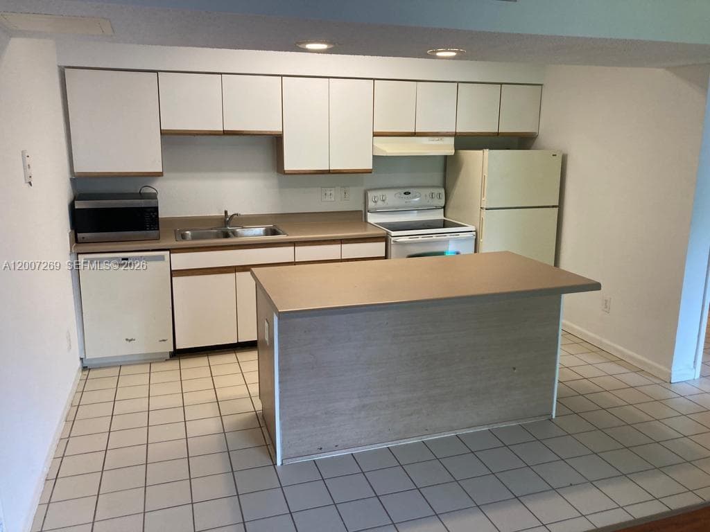 3985 W Mcnab Rd # A111, Pompano Beach FL 33069 - Pompano Beach, FL - Photo 1