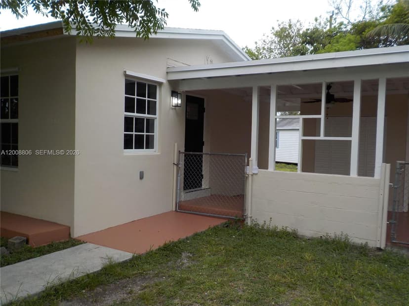 10020 Dominican Dr, Cutler Bay FL 33189