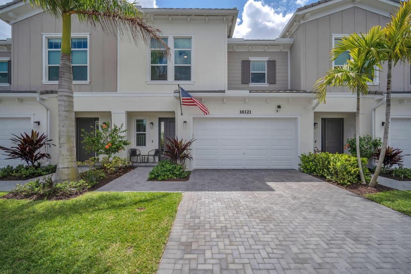 16121 Oakview Drive, Westlake FL 33470