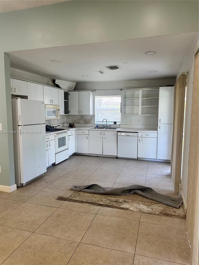 472 SE 22nd Dr, Homestead FL 33033 - Homestead, FL - Photo 3