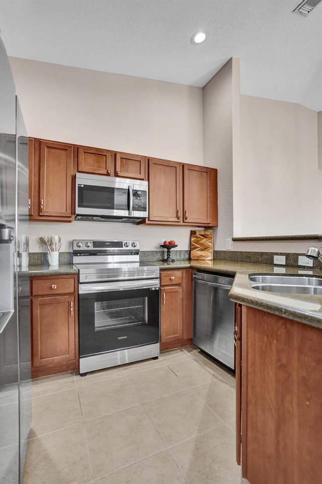 1825 Sonrisa Street # 1825, Riviera Beach FL 33404 - Riviera Beach, FL - Photo 2