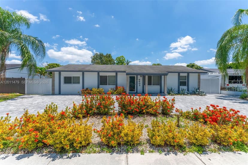 6605 SW 151st Ct, Miami FL 33193