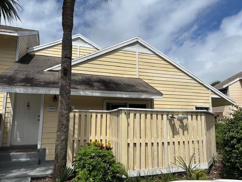 2048 Champions Way, North Lauderdale FL 33068