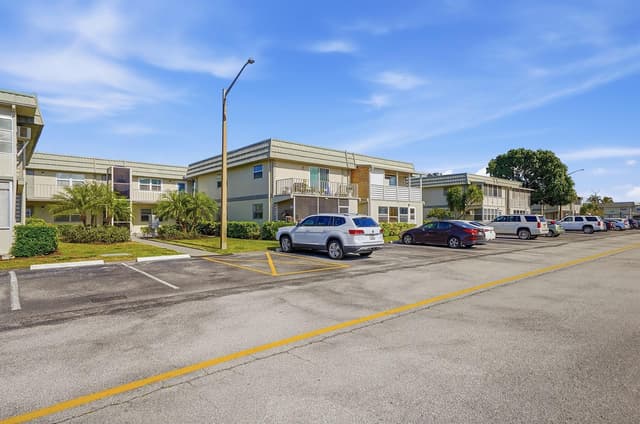 251 Monaco Way, Delray Beach FL 33446 - Delray Beach, FL - Photo 3