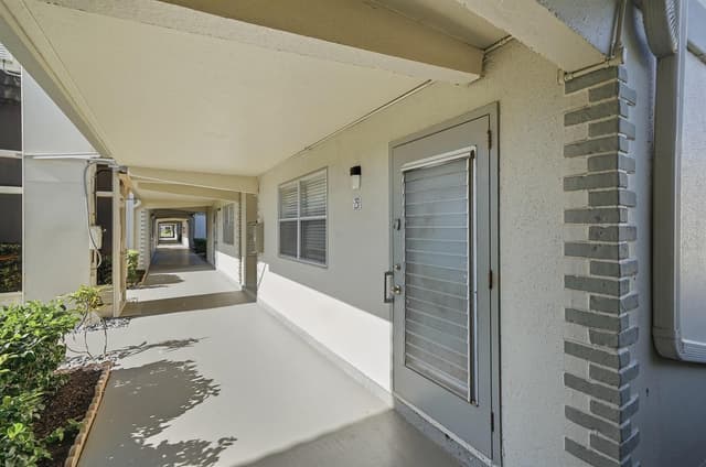 251 Monaco Way, Delray Beach FL 33446 - Delray Beach, FL - Photo 4