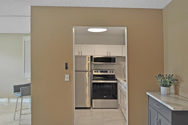 238 Chatham L, West Palm Beach FL 33417 - West Palm Beach, FL - Photo 7