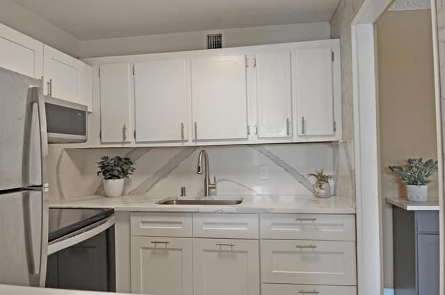 238 Chatham L, West Palm Beach FL 33417 - West Palm Beach, FL - Photo 3