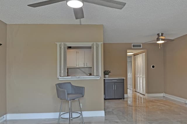 238 Chatham L, West Palm Beach FL 33417 - West Palm Beach, FL - Photo 5