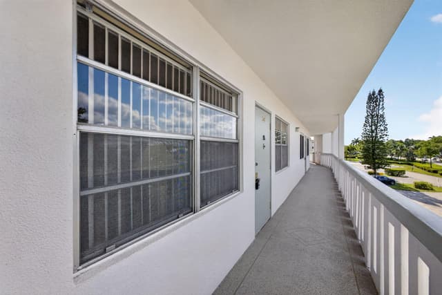 348 Wellington H, West Palm Beach FL 33417 - West Palm Beach, FL - Photo 5