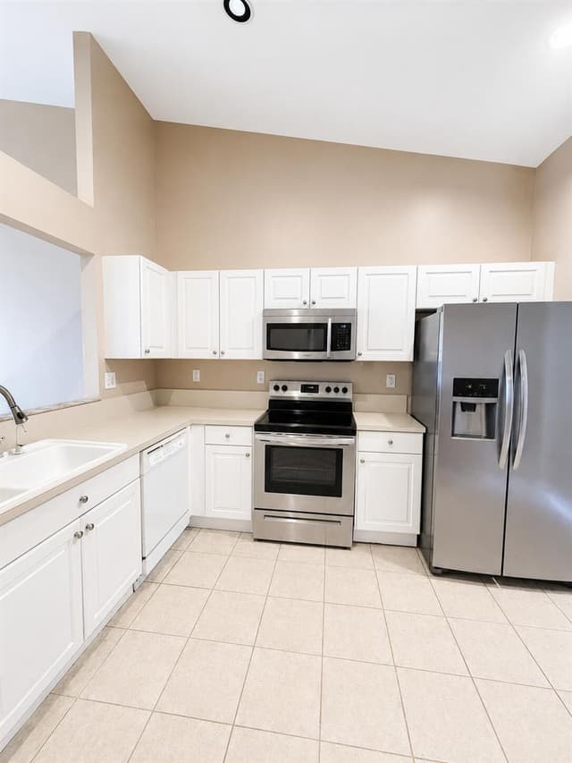 2401 E Aragon Boulevard # 5, Sunrise FL 33313 - Sunrise, FL - Photo 2