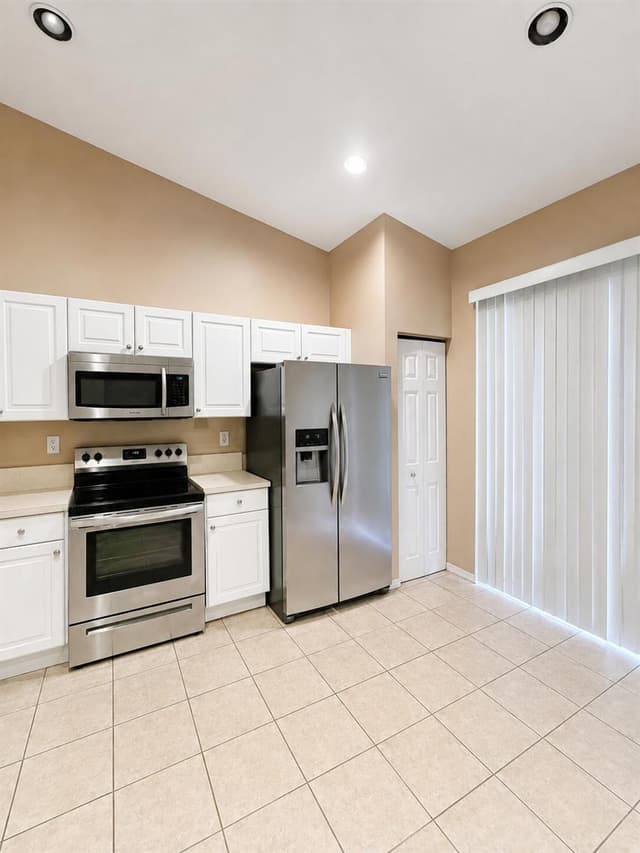 2401 E Aragon Boulevard # 5, Sunrise FL 33313 - Sunrise, FL - Photo 3
