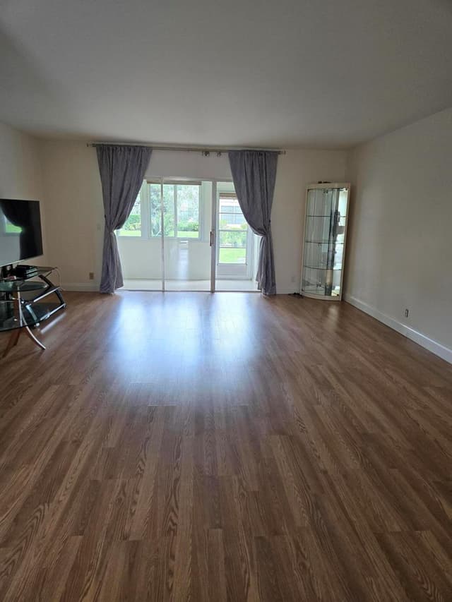 103 Oxford 400, West Palm Beach FL 33417 - West Palm Beach, FL - Photo 2