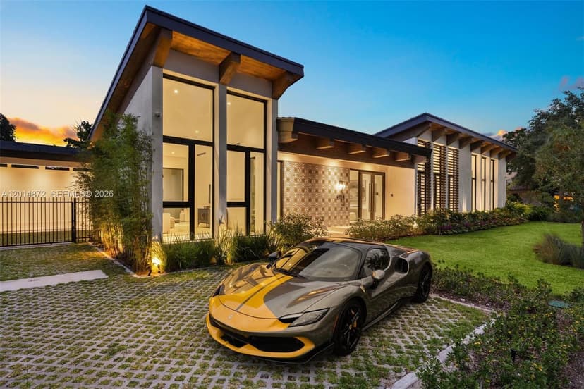 6716 San Vicente St, Coral Gables FL 33146