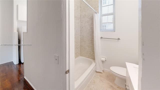639 12 street # 3, Miami Beach FL 33139 - Miami Beach, FL - Photo 4
