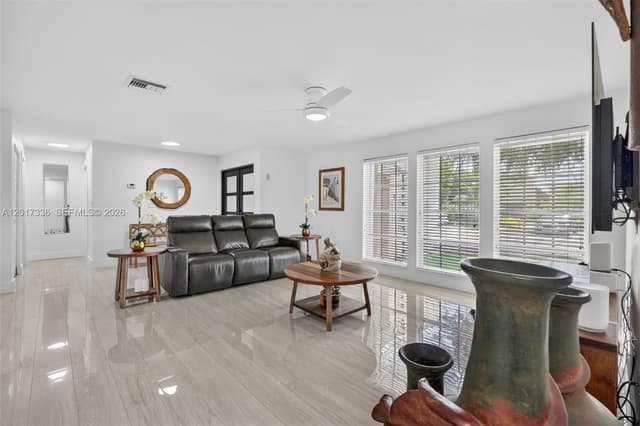 9315 SW 172nd Ter, Palmetto Bay FL 33157 - Palmetto Bay, FL - Photo 5