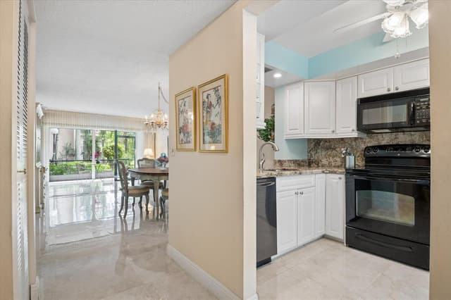 2307 SW 15th Street SW # 1, Deerfield Beach FL 33442 - Deerfield Beach, FL - Photo 3