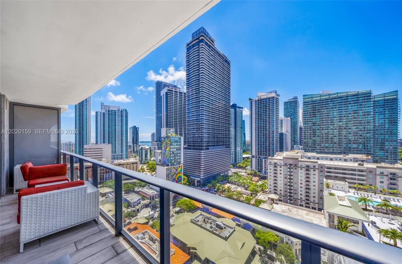 55 SW 9th St # 1804, Miami FL 33130