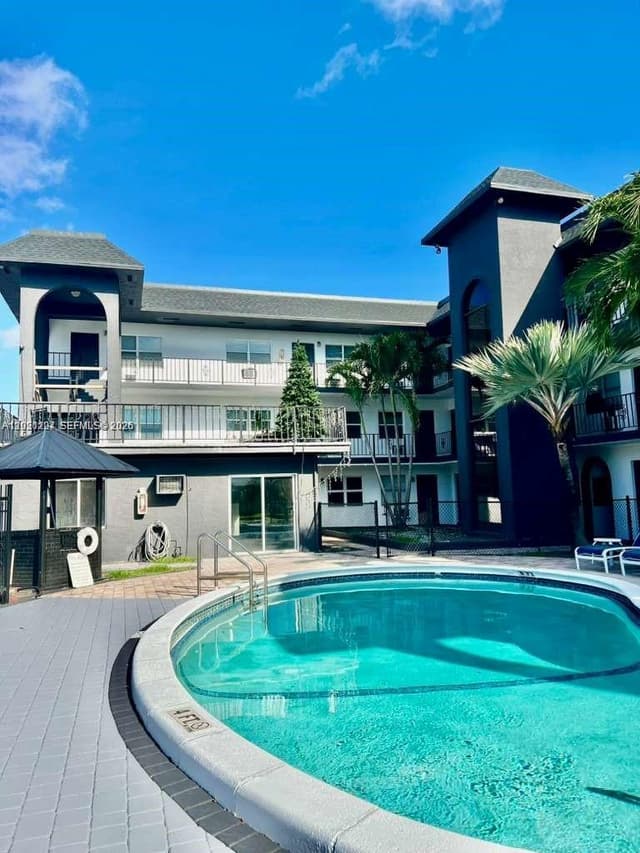 1100 NE 9th Ave # 305, Fort Lauderdale FL 33304 - Fort Lauderdale, FL - Photo 2