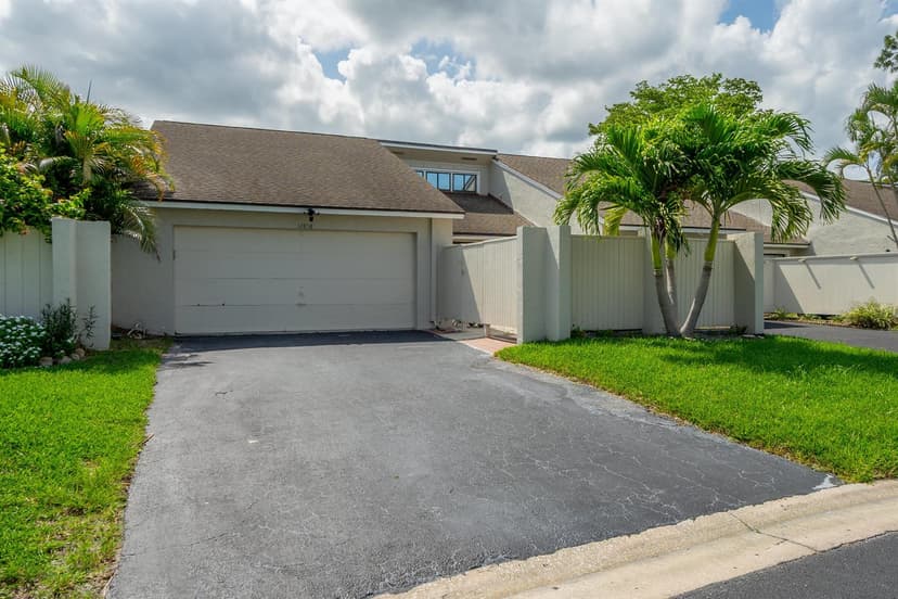 12858 Spinnaker Lane, Wellington FL 33414