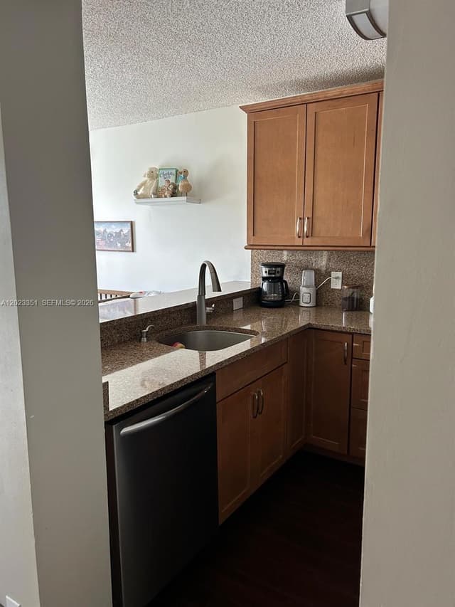 977 Coral Club Dr # 977, Coral Springs FL 33071 - Coral Springs, FL - Photo 4