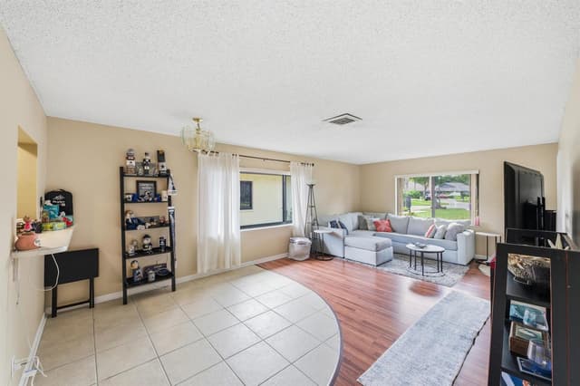10222 Pine Drive, Boynton Beach FL 33437 - Boynton Beach, FL - Photo 7