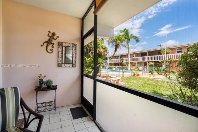 160 NE 8th Avenue # 21A, Hallandale Beach FL 33009 - Hallandale Beach, FL - Photo 2