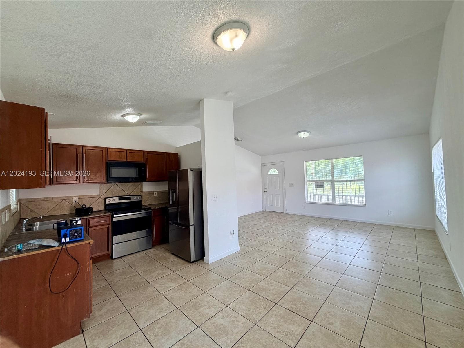 408 NW 12th St, Florida City FL 33034