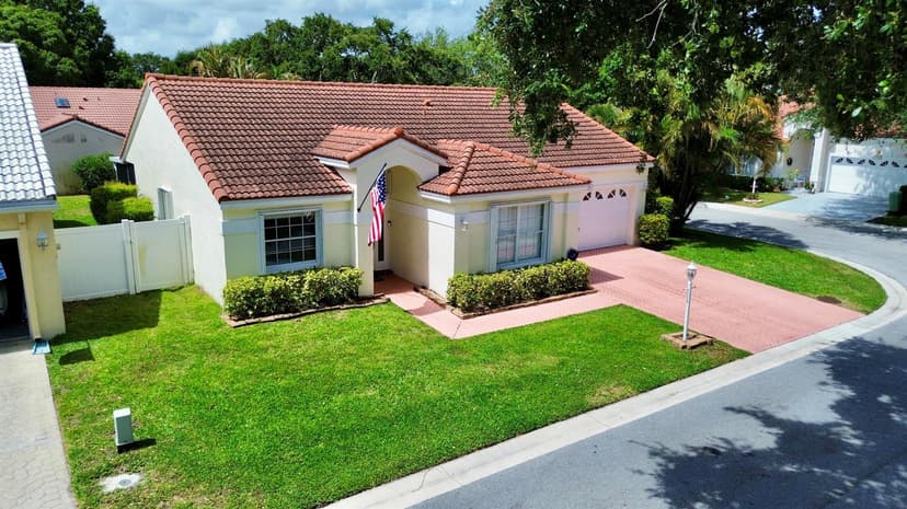 10189 Balsa Way, Palm Beach Gardens FL 33410