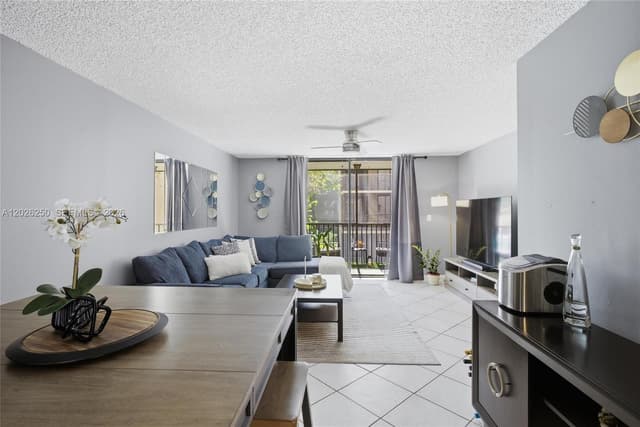 10451 W Broward Blvd # 209, Plantation FL 33324 - Plantation, FL - Photo 4